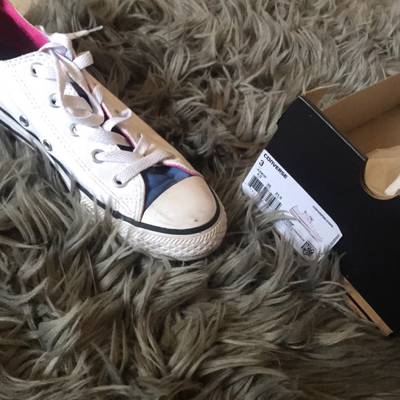 Converse - Picture 1 of 2